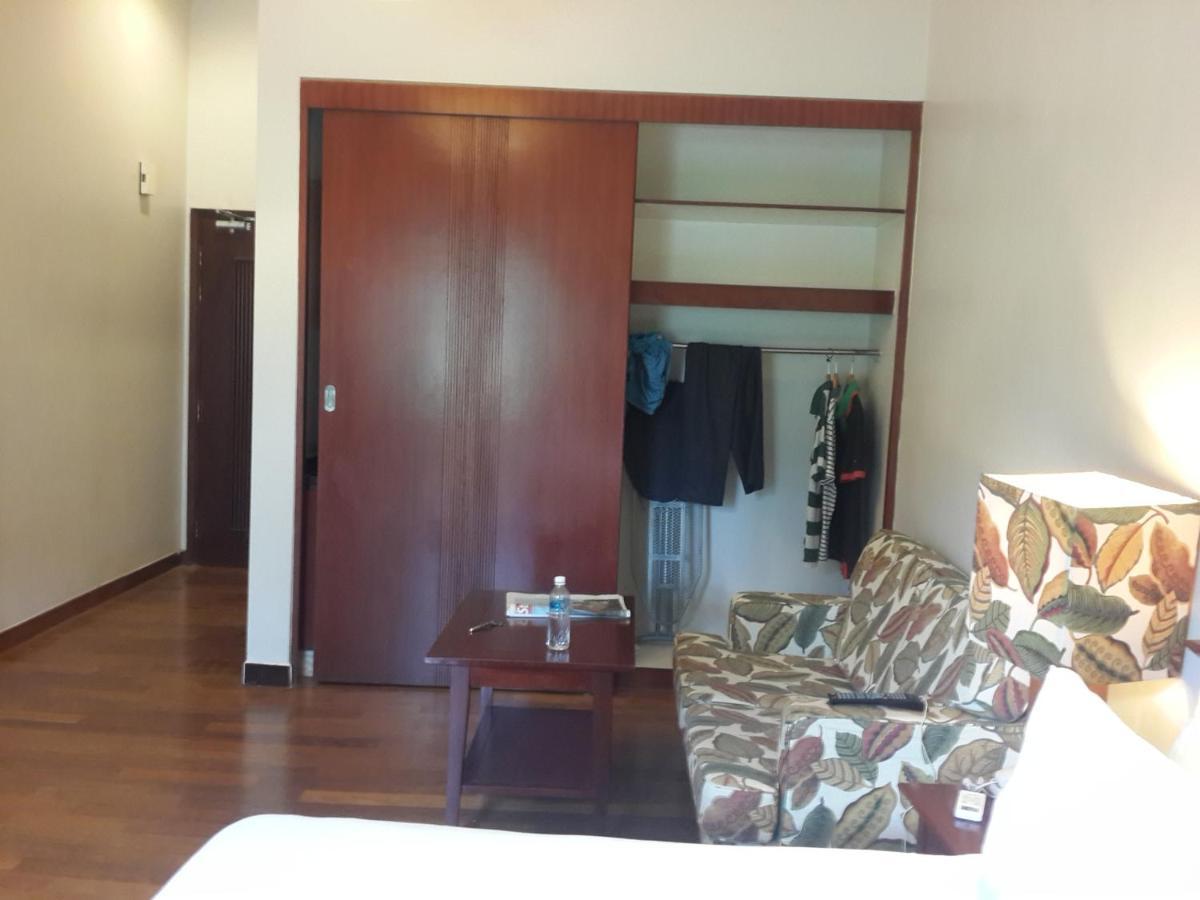Pulai Spring Resort Kampung Kangkar Pulai Extérieur photo